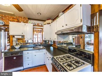 32 Main St, Harleysville, PA 19438 - photo 6