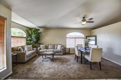 living room (3)