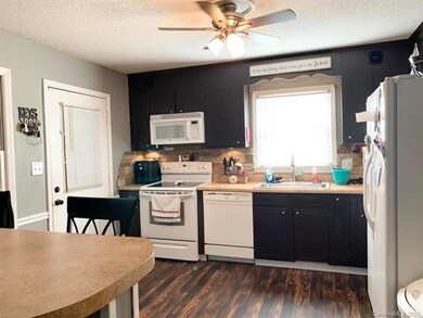 153 Kingswood Rd, Statesville, NC 28625 - photo 3