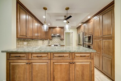 245 Litchfield Ln, Houston, TX 77024 - photo 7