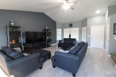 1424 W Roston Ct, Nampa, ID 83686 - photo 5