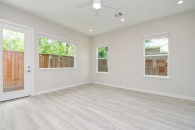 823 Martin St, Houston, TX 77018 - photo 7