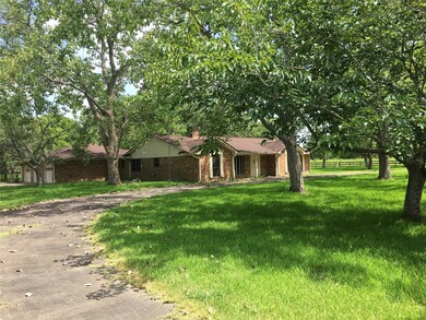 4577 County Road 305a, Alvin, TX 77511 - photo 2