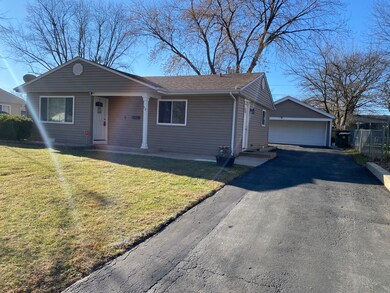 52 Sparrow Rd, Carpentersville, IL 60110 - photo 5