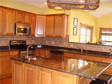 6964 Sandpiper Ct, North Tonawanda, NY 14120 - photo 3