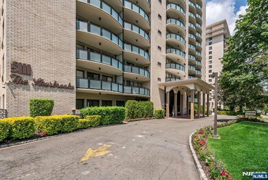 125 Prospect Ave unit Penthouse C, Hackensack, NJ 07601 - photo 3