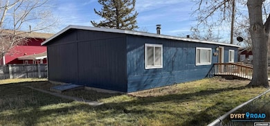 401 N Sharp St, Saratoga, WY 82331 - photo 2