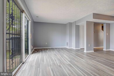 2050 N Anvil Ln, Temple Hills, MD 20748 - photo 5