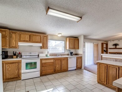 2400 S Dobbs Rd, Harrah, OK 73045 - photo 6