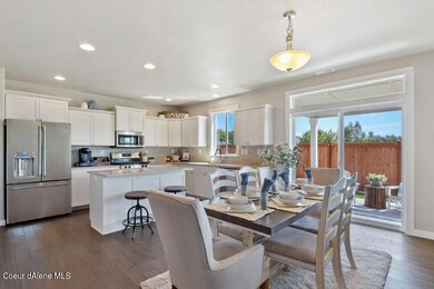 StoneridgeEncore_Dining-to-Kitchen_Web