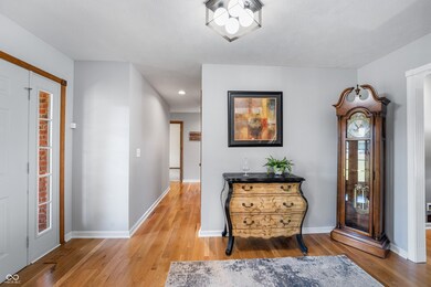 500 N Westview Dr, Columbus, IN 47201 - photo 4