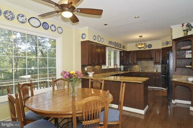 9613 Weathered Oak Ct, Bethesda, MD 20817 - photo 7