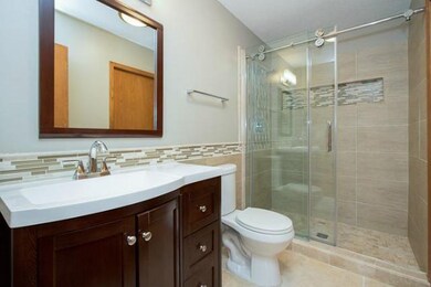 2434 SE 19th St, Des Moines, IA 50320 - photo 5