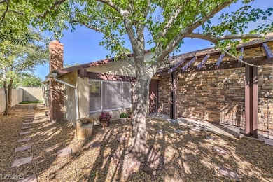 4745 Desert Vista Rd, Las Vegas, NV 89121 - photo 5