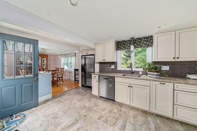 29 Blossom Ln, Weymouth, MA 02188 - photo 4