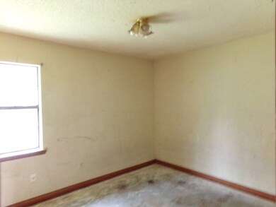 1014 Chestnut Dr, Picayune, MS 39466 - photo 5