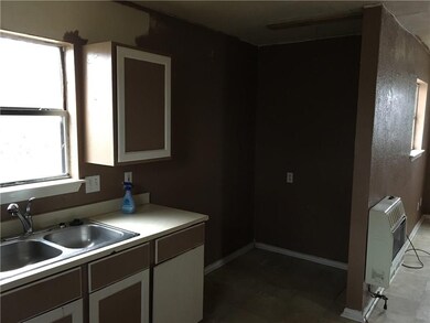 Kitchen of one bedroom, one bath house (415 S 4th)