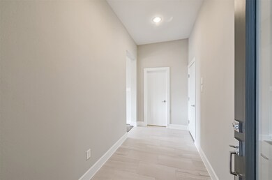 5516 Rosslyn Rd, Houston, TX 77091 - photo 4
