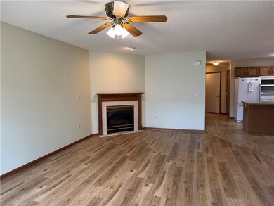 1140 W Hamilton Ave, Eau Claire, WI 54701 - photo 5