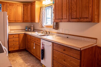 1707 S 17th St, Grand Forks, ND 58201 - photo 4