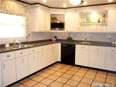 Kitchen A true gourment kitchen with custom cabine