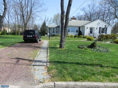 332 Wheatley Ave, Beverly, NJ 08010 - photo 2