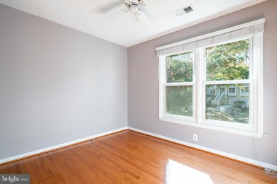 1405 Newport Spring Ct, Reston, VA 20194 - photo 5