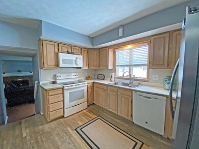 6223 Skywae Dr, Columbus, OH 43229 - photo 5