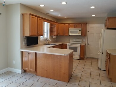 8 Foundry Cir, West Wareham, MA 02576 - photo 4