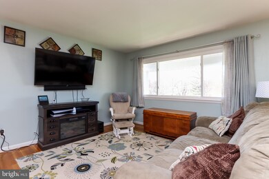 5909 Forest Ct, Sykesville, MD 21784 - photo 5