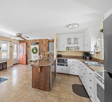 43 Ekstrom Cir, Abington, MA 02351 - photo 3