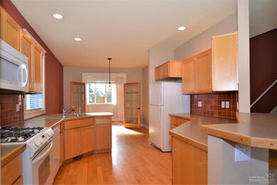 20589 Sierra Dr, Bend, OR 97701 - photo 7