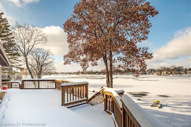 13504 S Horrell Rd, Fenton, MI 48430 - photo 6