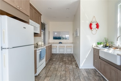 4 Red Cross Ave unit 1A, Newport, RI 02840 - photo 7