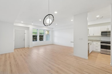 150 E Burnsville Pkwy unit 116, Burnsville, MN 55337 - photo 5