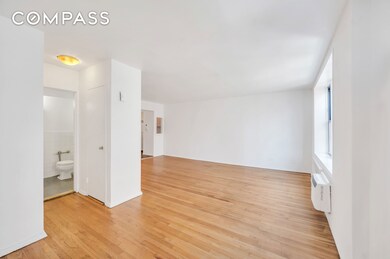 200 E 28th St unit 6F, New York, NY 10016 - photo 4