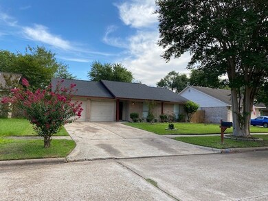 6902 Winding Trace Dr, Houston, TX 77086 - photo 2