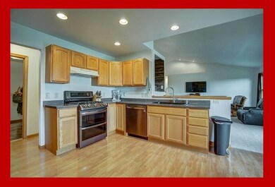 300 4th St, Brooklyn, WI 53521 - photo 6