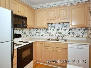 205 Forrestwood Ct, Hendersonville, NC 28792 - photo 5