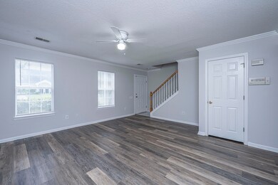 3208QueensgateWay09