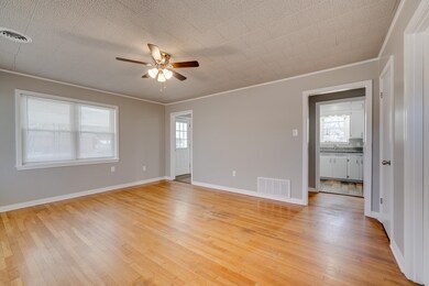 2007 Cleveland St, Conway, AR 72032 - photo 5