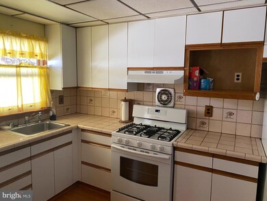 13513 Turkey Branch Pkwy unit R, Rockville, MD 20853 - photo 5