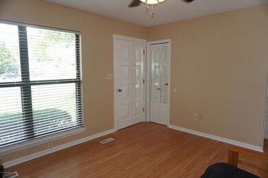 6800 Beackstone Ct, Louisville, KY 40228 - photo 3