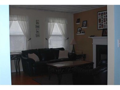 105 Laura Cir, Cranston, RI 02920 - photo 5