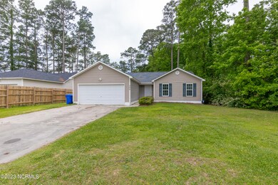 300 Parkwood Dr, Jacksonville, NC 28546 - photo 4