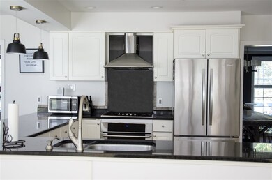 42 Buckingham Dr, Londonderry, NH 03053 - photo 5