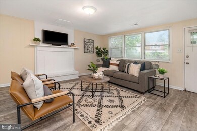 805 Regis Ct, Halethorpe, MD 21227 - photo 4