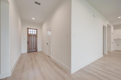 1910 Echo Lake Ct, Cleburne, TX 76033 - photo 6