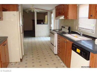 5532 Hayes Farm Rd, Seagrove, NC 27341 - photo 2