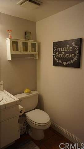 1st floor 1/2 bathroom